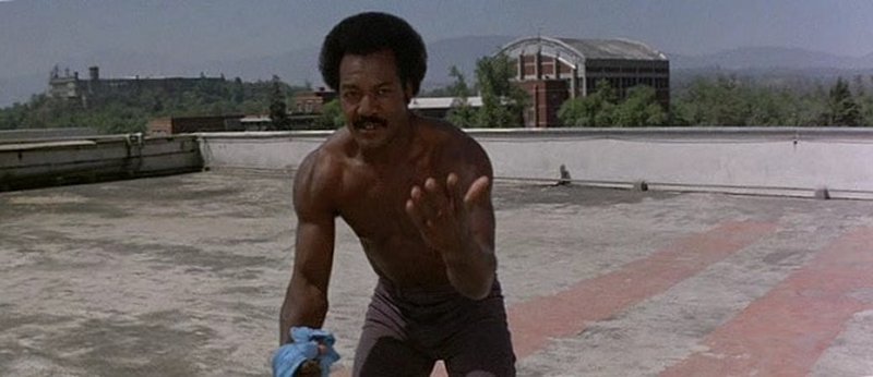 Slaughter : Jim Brown, Stella Stevens, Rip Torn, Cameron Mitchell, Don Gordon, Marlene Clark, Robert Phillips, Marion Brash, Norman Alfe, Eddie Lo Russo, Buddie Garion, Roger Cudney, Jack Starrett, Don Williams