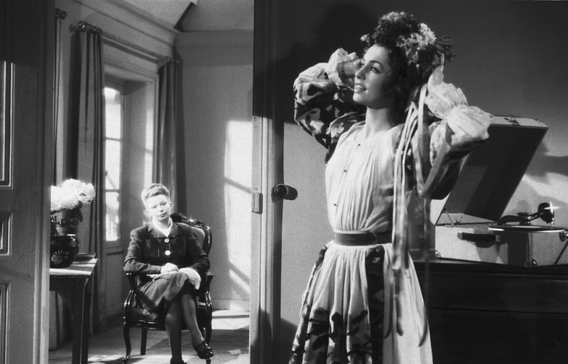 Las Damas Del Bosque De Bolonia 1945 
