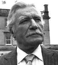 NIGEL DAVENPORT