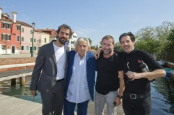 JOSÉ MUGICA SE ENCUENTRA CON EL EQUIPO DE LA NOCHE DE 12 AÑOS