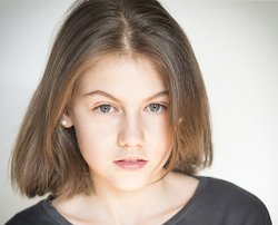 LA JOVEN STEPHANIE GIL ASISTE AL FESTIVAL DE MÁLAGA CON LA PELÍCULA DE CLAUSURA