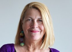 AMPARO CLIMENT PREMIO PILAR BARDEM CINE AYUDA Y SOLIDARIDAD 2019