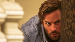 ANTHONY MARAS DIRIGE HOTEL BOMBAY