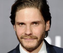 DANIEL BRÜHL