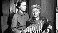 FLIXOLÉ RESTAURA Y LANZA CIELO NEGRO DE MANUEL MUR OTI