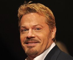 EDDIE IZZARD