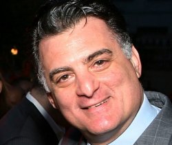 Ha muerto... JOSEPH SIRAVO