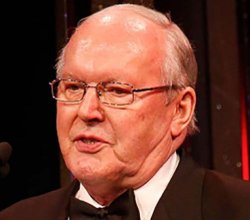 Ha muerto... PETER LAMONT