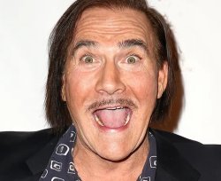 Ha muerto... JOHN PARAGON