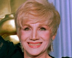 Ha muerto... OLYMPIA DUKAKIS