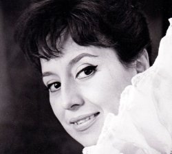 Ha muerto... CARMEN BERNARDOS