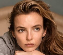 JODIE COMER