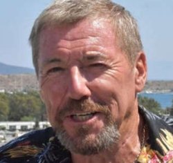 Ha muerto... MIKE MITCHELL