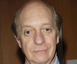 Ha muerto... BASIL HOFFMAN