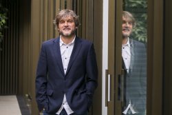 SALVA REINA RECIBIRÁ EL PREMIO LUZ DEL FESTIVAL DE HUELVA