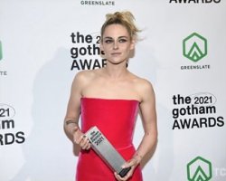 KRISTEN STEWART PREMIADA EN LOS GOTHAM AWARDS