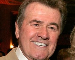 Ha muerto... JOHN REILLY