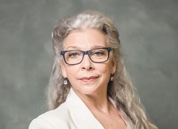 KITI MÁNVER PROTAGONIZARÁ LA COMEDIA MAMACRUZ