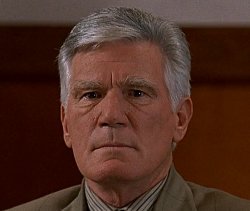 Ha muerto... MITCHELL RYAN