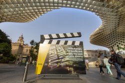 CLAQUETAS GIGANTES ANUNCIA LA 19 EDICIÓN DEL FESTIVAL DE SEVILLA