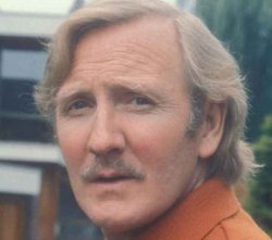 Ha muerto... LESLIE PHILLIPS