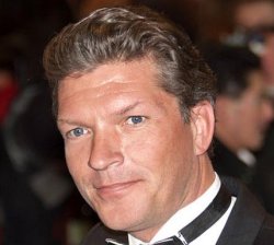 Ha muerto... HARDY KRUGER