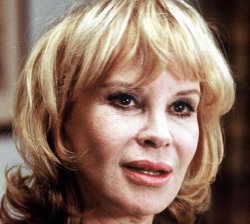 Ha muerto... ANTONELLA LUALDI