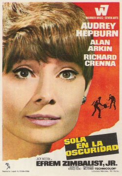 SOLA EN LA OSCURIDAD