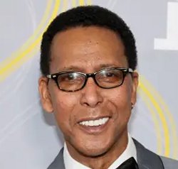 Ha muerto... RON CEPHAS JONES