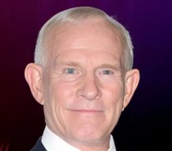 Ha muerto... TOM SMOTHERS