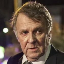 Ha muerto... TOM WILKINSON