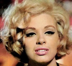 Ha muerto... MARGARET LEE