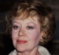 Ha muerto... GLYNIS JOHNS