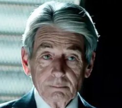 Ha muerto... JOHN NOLAN