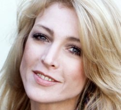 Ha muerto... JOANNA PETTET