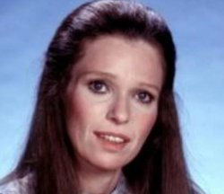 Ha muerto... LOUISE LASSER